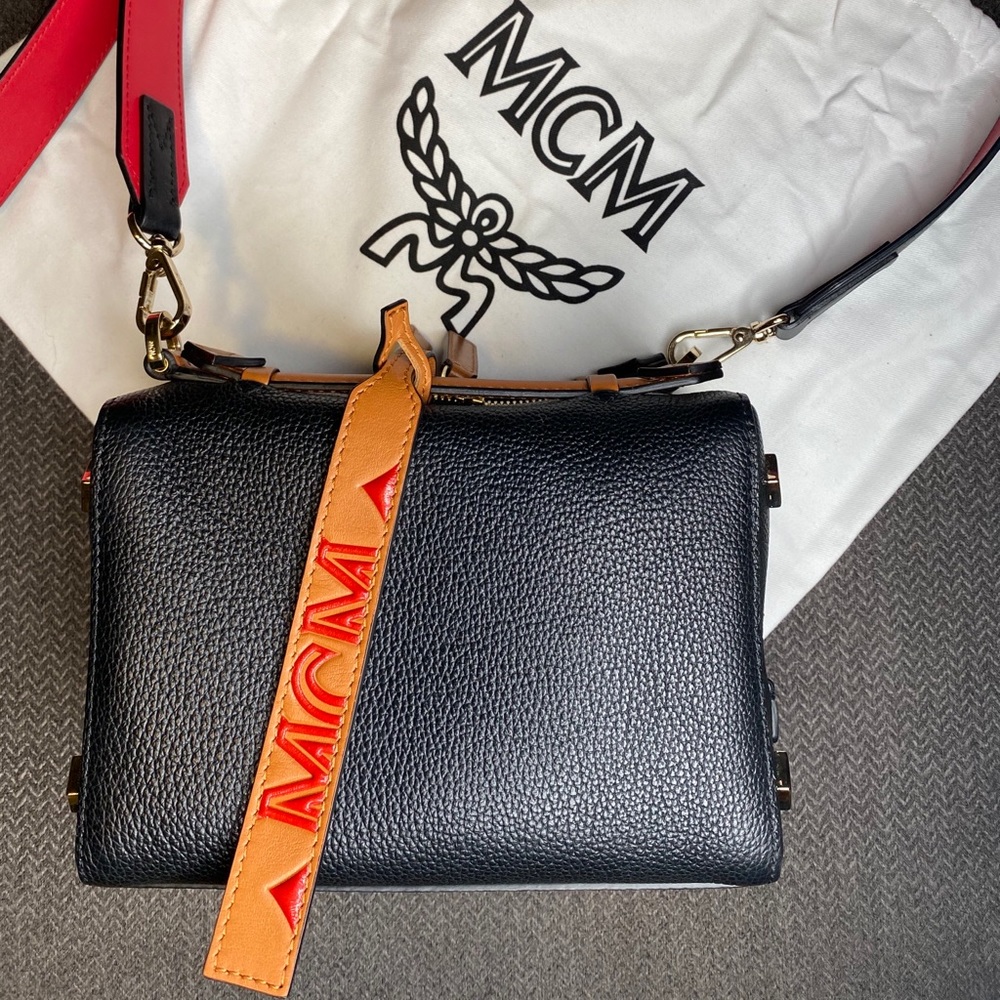 MCM Milano Boston Satchel 18 🟤⚫️